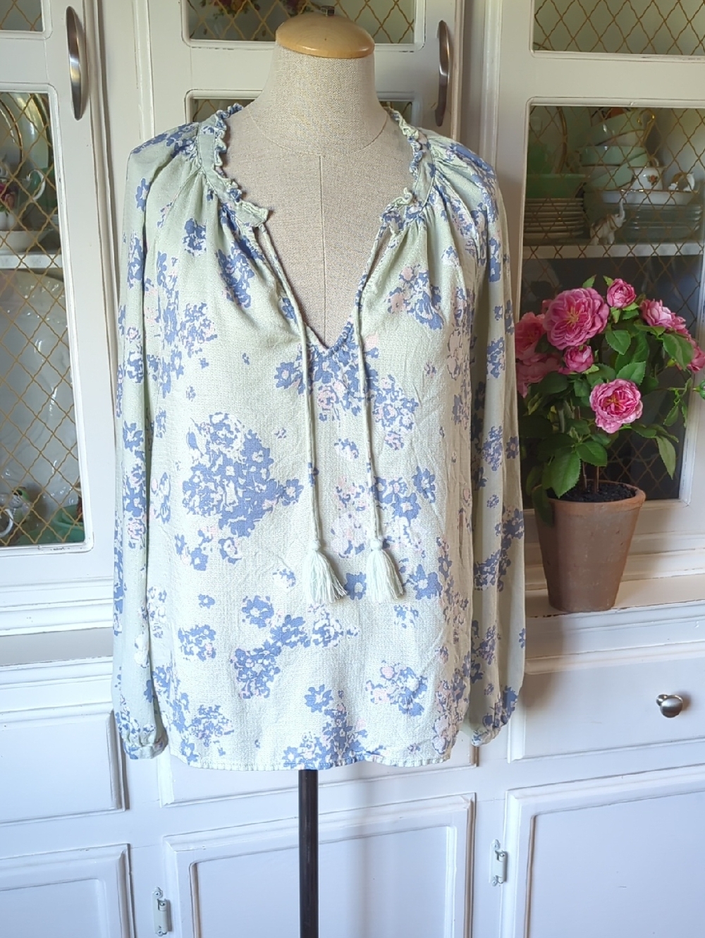 🍀 LB Pale Mint Green & Light Blue Floral Tie-Front Peasant Blouse Boho Summer